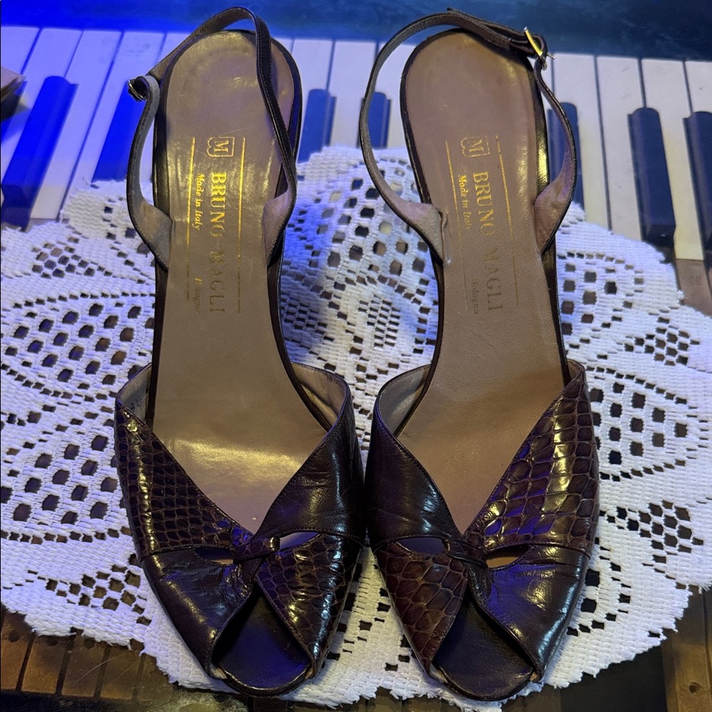 Bruno Magli Women's Dark Brown Leather Heels